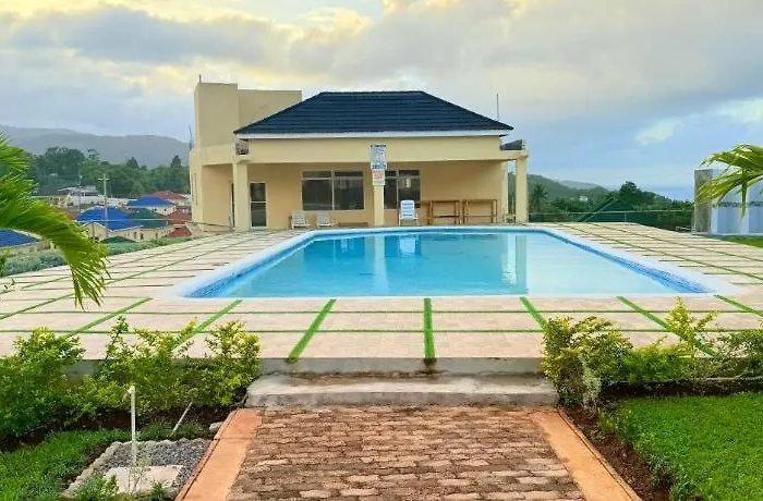 The Maison At Holiday home *